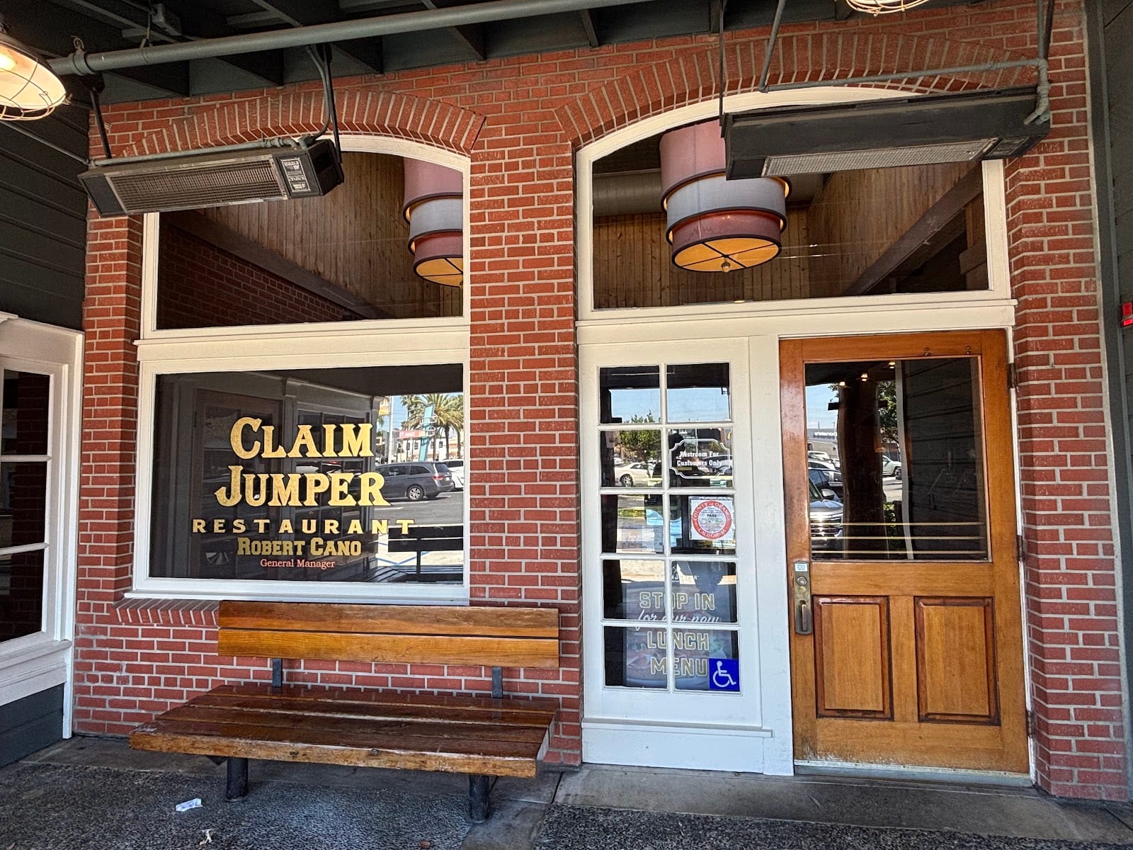 Claim Jumper Steakhouse & Bar