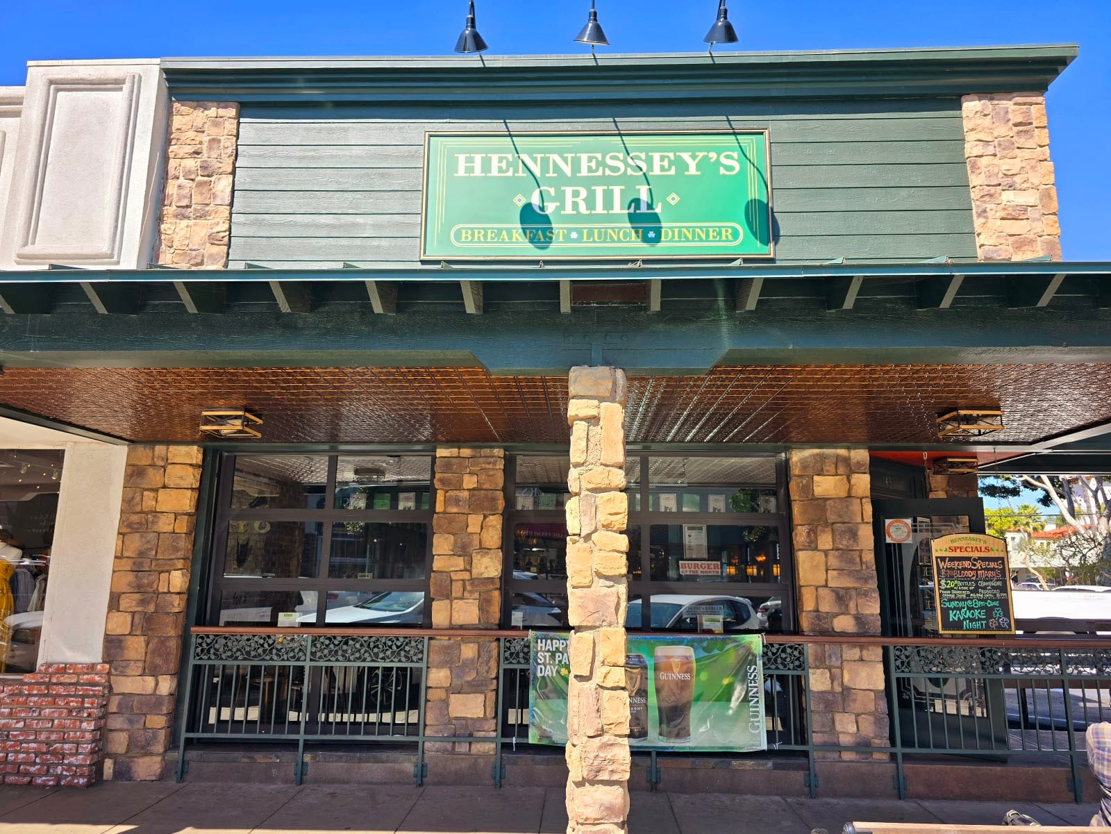 Hennessey's Grill