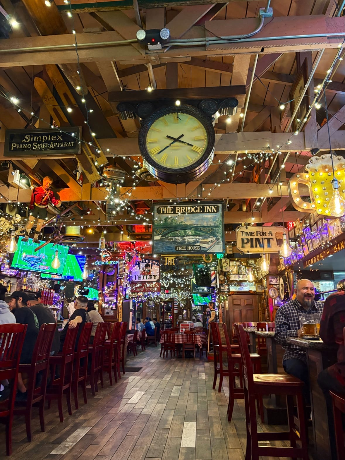 Heroes Bar & Grill