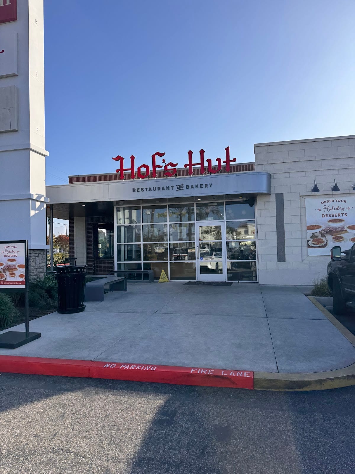 Hof's Hut Restaurant & Bakery