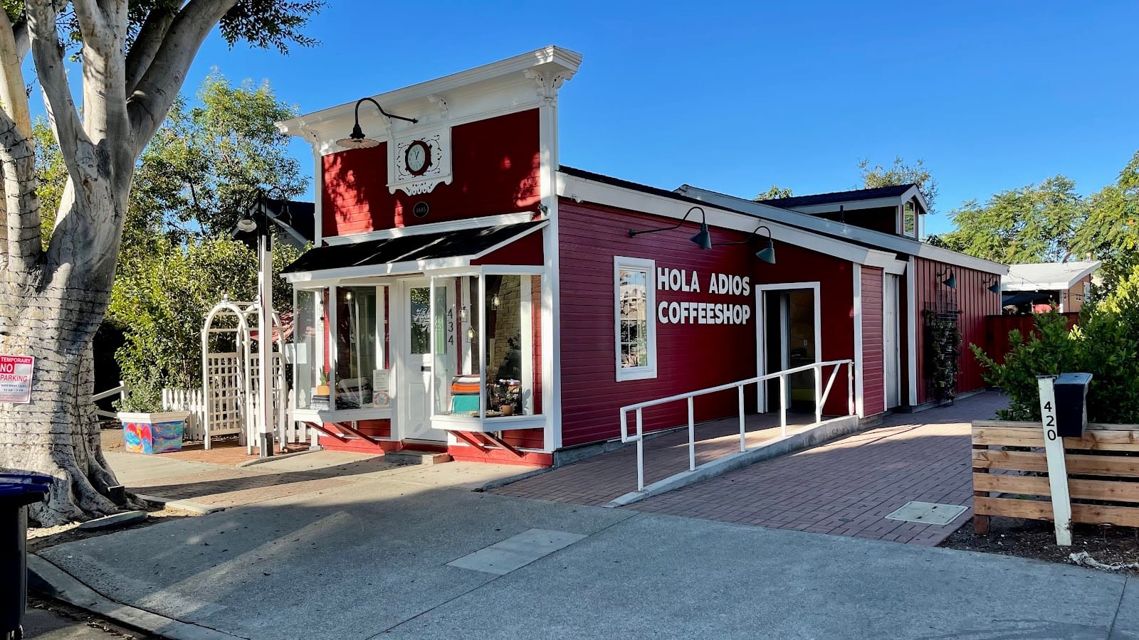 Hola Adios Coffeeshop
