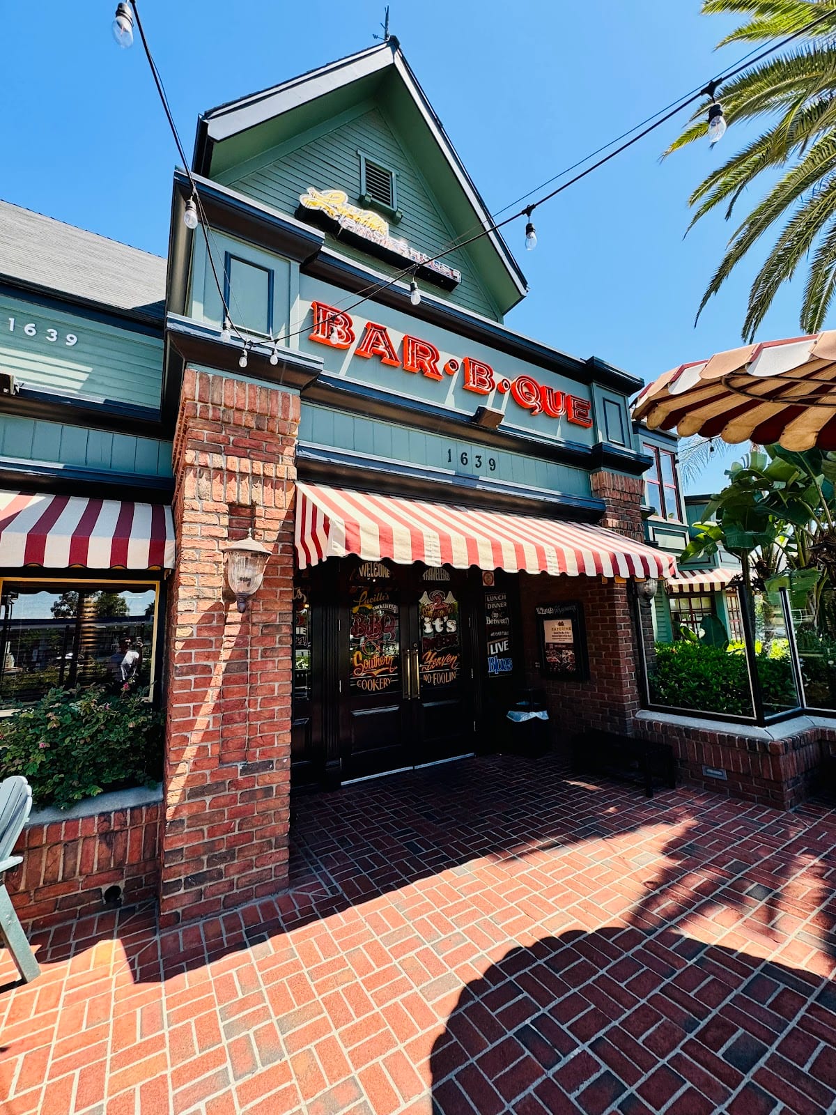 Lucille's Smokehouse Bar-B-Que