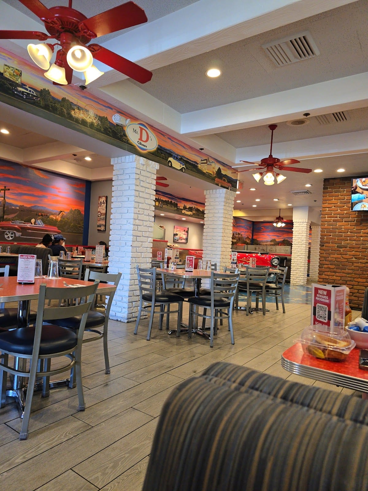 Mr D's Restaurant & Bar