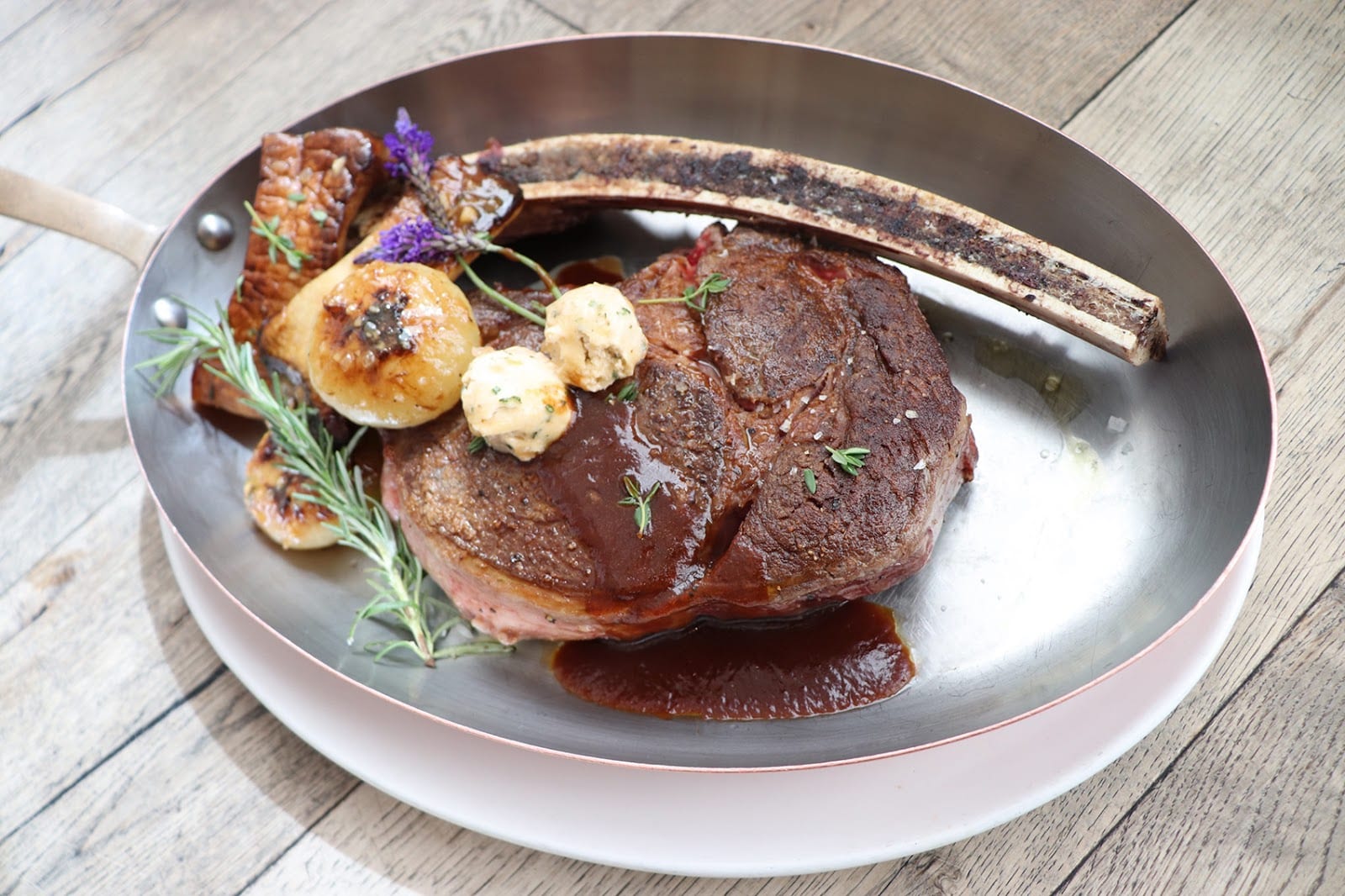 Selanne Steak Tavern